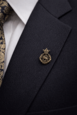 تصویر 3 از کتاب مدال یقه شیر و خورشید ایران / Persian Lion & Sun Lapel Pin