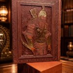جلد برجسته قهوه‌ای داستان‌های شاهنامه فردوسی با نقش پهلوان و جعبه | Deluxe Persian Shahnameh cover with warrior and case